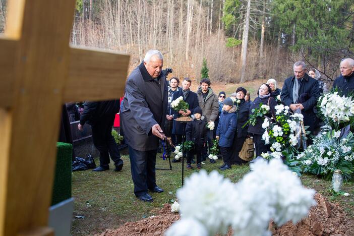 Aktorius A. Storpirštis atgulė amžino poilsio Menininkų kalnelyje