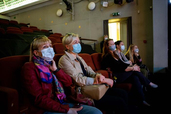 Vilniaus mažajame teatre atsisveikinama su mirusiu aktoriumi G. Girdvainiu