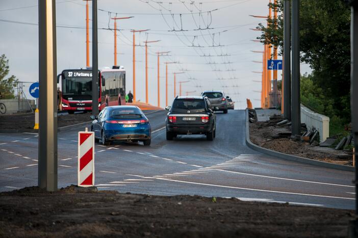 Atnaujintas eismas Pilies žiedu