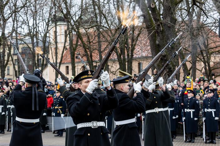 Trijų Baltijos valstybių vėliavų pakėlimas Daukanto aikštėje