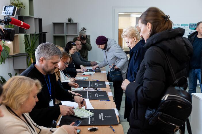 D. Grybauskaitė balsavo antrajame savivaldos rinkimų ture