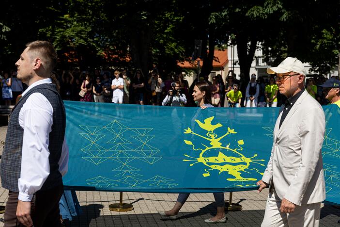 Dainų šventės vėliavos pakėlimo ceremonija Vilniuje