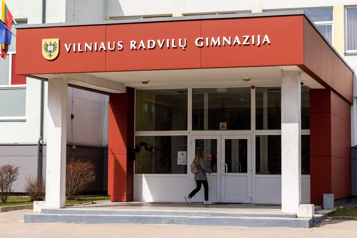 Komentaras apie įtariamą moksleivio šaudymą Vilniaus Radvilų gimnazijoje