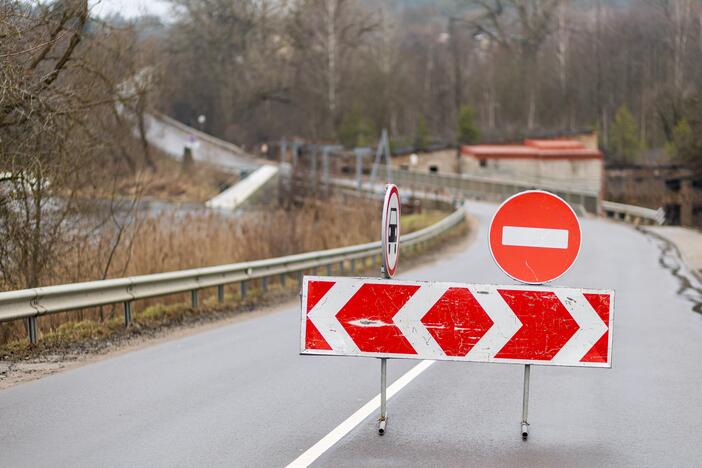 Dėl vandentiekio avarijos uždaryta Lentvario g. atkarpa