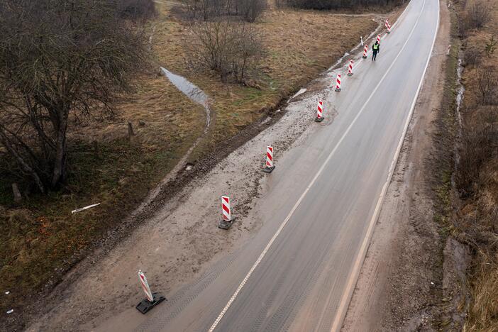 Dėl vandentiekio avarijos uždaryta Lentvario g. atkarpa