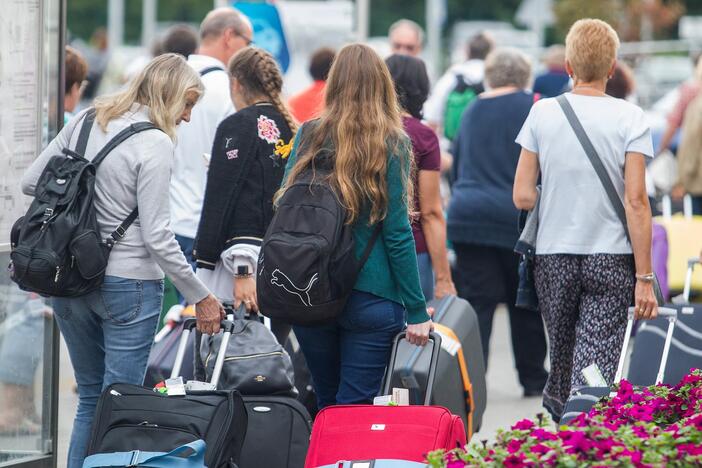 Rusai apeina ribojimus ir atvyksta į Lietuvą: situacija gali pasikeisti jau rudenį