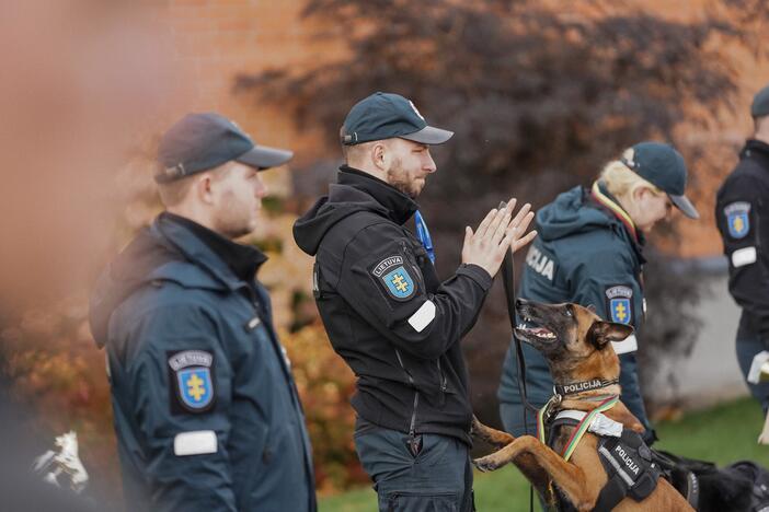 Darbe: Š.Mockus įsitikinęs, kad tarnybiniu šunimi visada reikia pasitikėti.