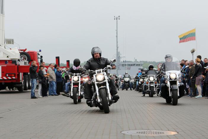 Galimybė: jeigu motociklininkai elgsis atsakingai ir neišvažiuos į kelius, kai to negalima daryti, tikėtina, kad žieminių padangų naudojimas sutrumpės ir kitų transporto priemonių vairuotojams.