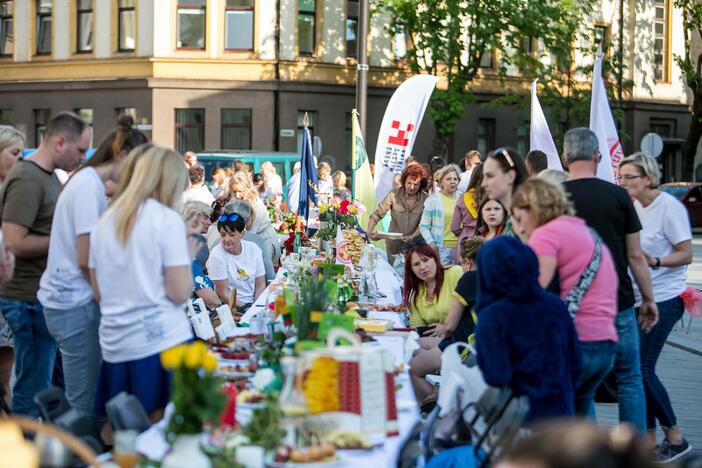 Susiburia: bendruomenes suvienija ir kiemų šventės.