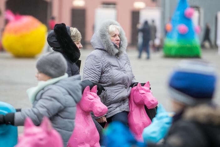 Kauniečiai ir miesto svečiai aplankė kosminę kalėdų eglę