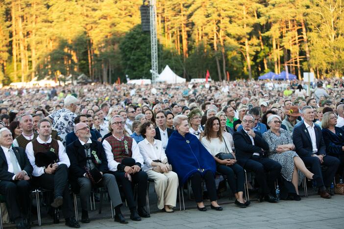 Vingio parke – šimtmečio Dainų šventės finalas 