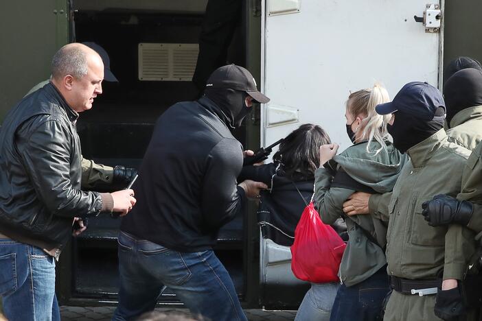 Baltarusijos milicija sulaikė moterų protesto dalyves