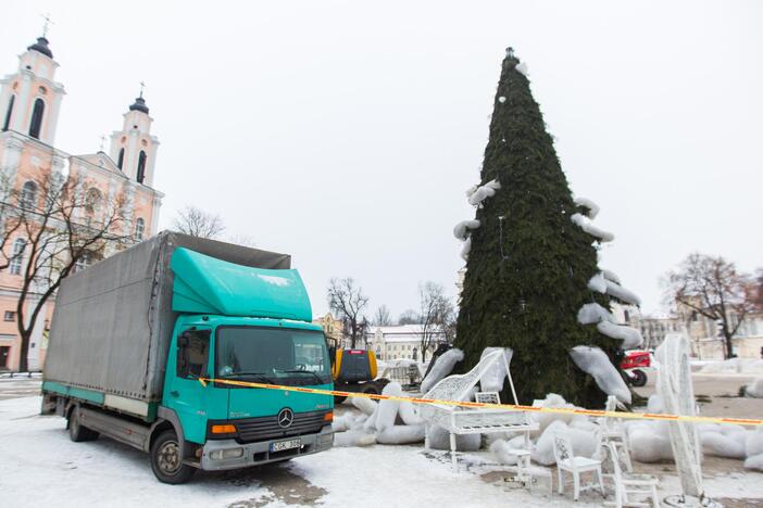 Kaunas atsisveikina su Kalėdų egle