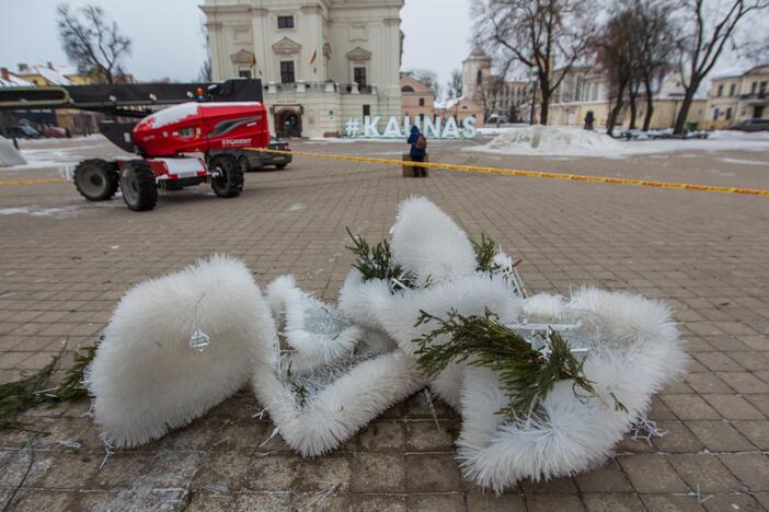 Kaunas atsisveikina su Kalėdų egle