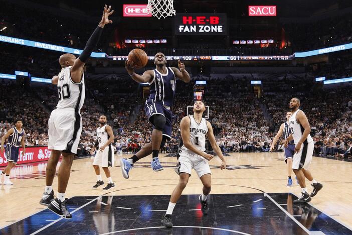 „Spurs“ įtikinama pergale pradėjo Vakarų konferencijos pusfinalio seriją