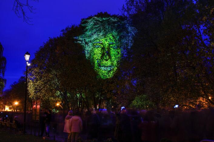 Šviesos festivalis Bernardinų sode