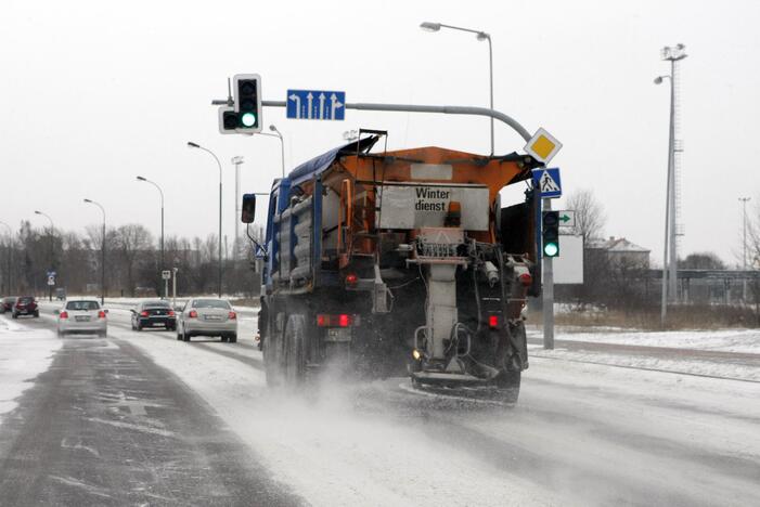 Žiema Klaipėdos kelininkams pridarė nuostolių