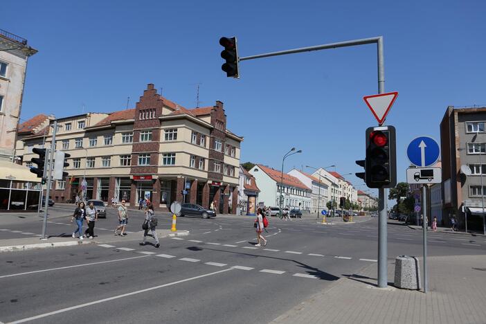 Herkaus Manto, Liepų ir Naujojo Sodo gatvių sankryžoje įrengti nauji šviesoforai ir pakeistas eismo reguliavimas.