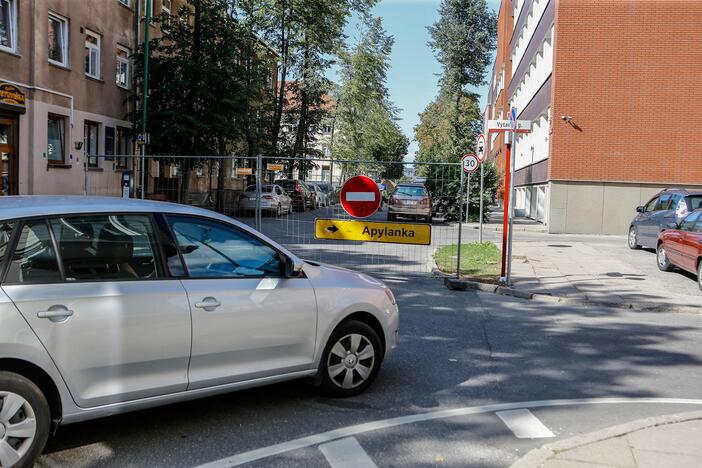 Situacija: rangovai tikino, jog eismas Puodžių gatvėje netrukus bus atnaujintas.