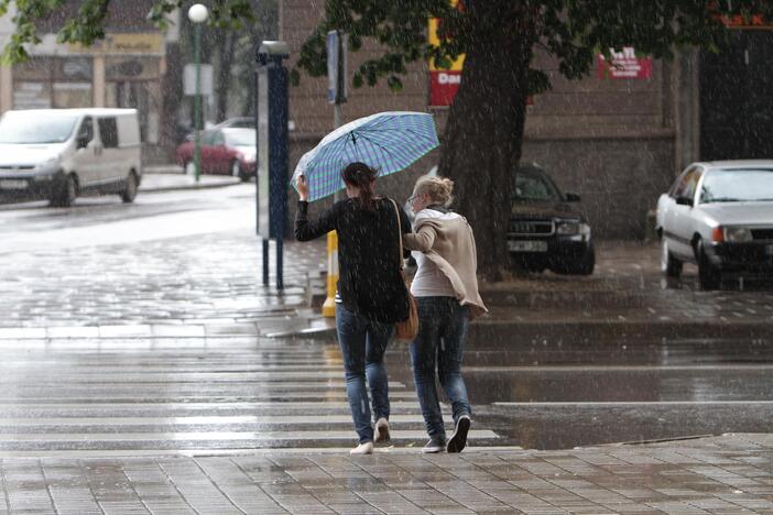 Prognozė: kitą savaitę teks saugotis stipraus vėjo ir lietaus.