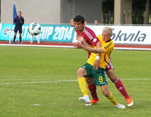 Jaunių futbolo varžybos : Lietuva - Latvija 