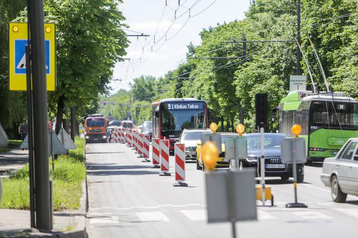 Uždaryta Kovo 11-osios gatvės atkarpa