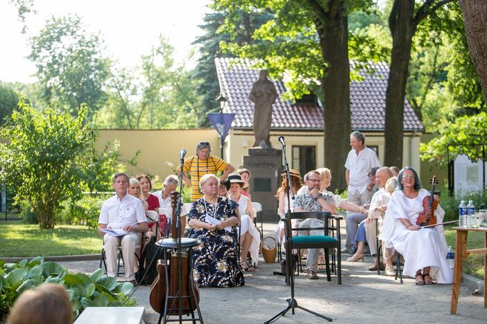 Pagerbta „Poezijos pavasario“ laureatė D.Zelčiūtė