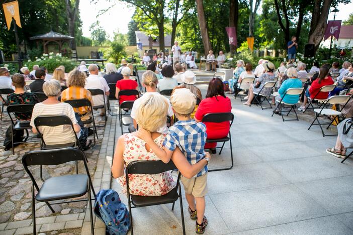 Pagerbta „Poezijos pavasario“ laureatė D.Zelčiūtė