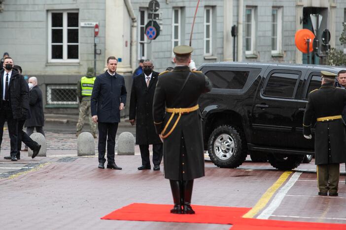 Oficiali JAV gynybos sekretoriaus pasitikimo ceremonija