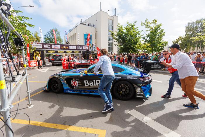 „Aurum 1006 km powered by Hankook“ lenktynių paradas