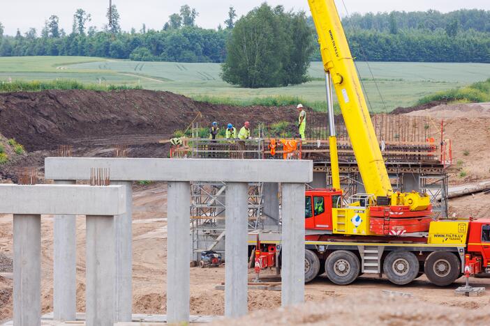 Pradedamas tiesti vienas ilgiausių automagistralės „Via Baltica“ ruožų