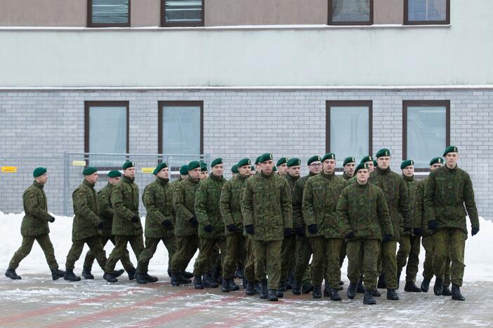 COVID-19 Lietuvos kariuomenėje: šauktiniai namo nebus išleidžiami