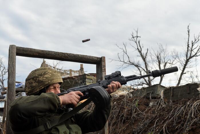 Rusija apkaltino JAV ir NATO pavertus Ukrainą parako statine