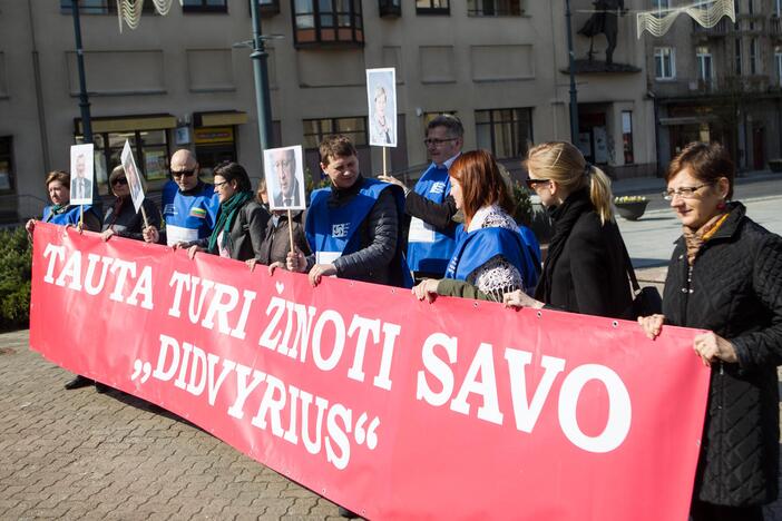 Profsąjungų protestas prie Seimo