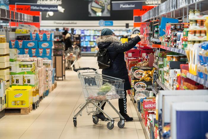 Siūloma uždaryti parduotuves per šventes ir paskutinį mėnesio sekmadienį