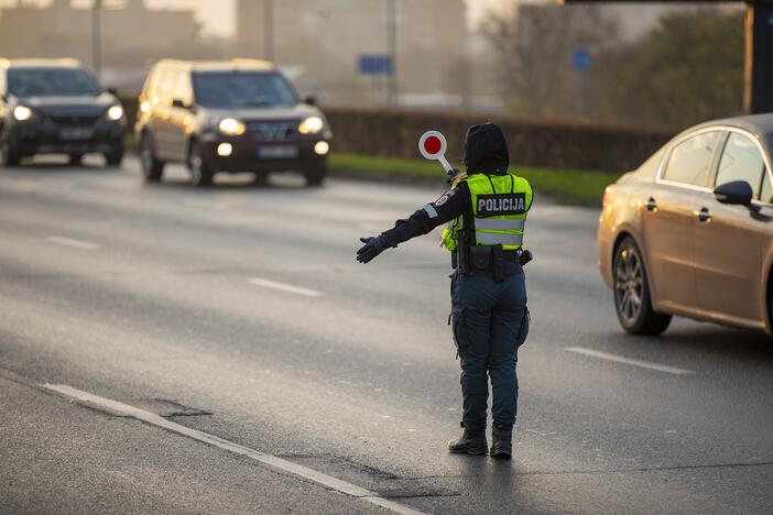 Realybė: policininkai per šventes veržiasi dalyvauti patikrose.