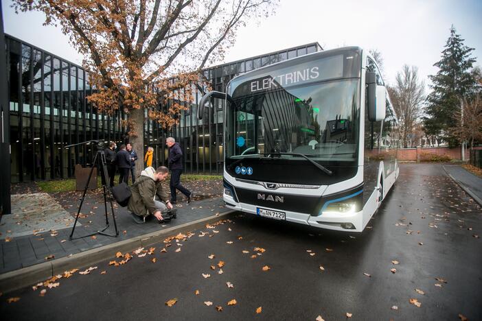 Kauno gatves išbando naujasis elektrinis autobusas