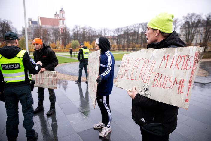 Mitingas už šnipinėjimą nuteistam A. Paleckui palaikyti