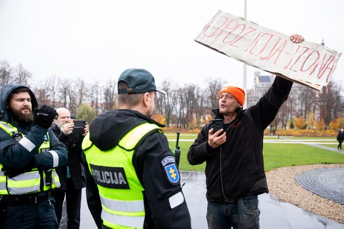 Mitingas už šnipinėjimą nuteistam A. Paleckui palaikyti