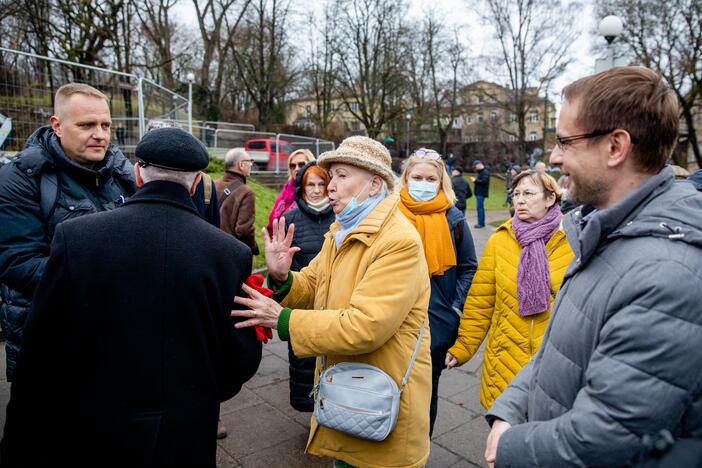 Vilniuje nukeltas P. Cvirkos paminklas