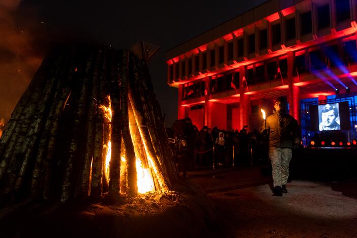 Atminimo laužų uždegimo ceremonija Nepriklausomybės aikštėje