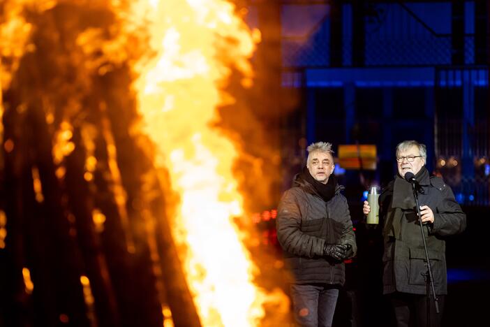 Atminimo laužų uždegimo ceremonija Nepriklausomybės aikštėje