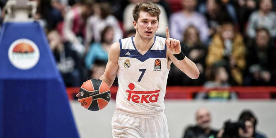 Luka Dončičius pelnė 17 taškų