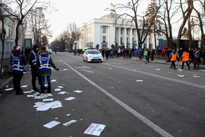 Kijeve protestuotojai susirėmė su policija