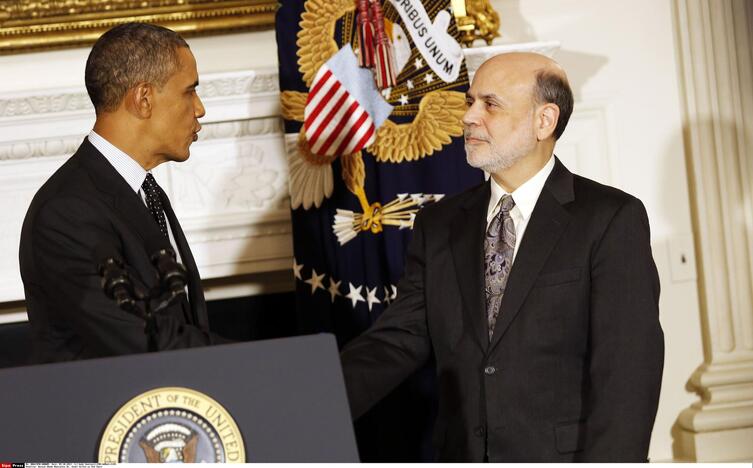 B.Obama ir B.Bernanke (dešinėje) tikisi rasti išeitį iš krizės.