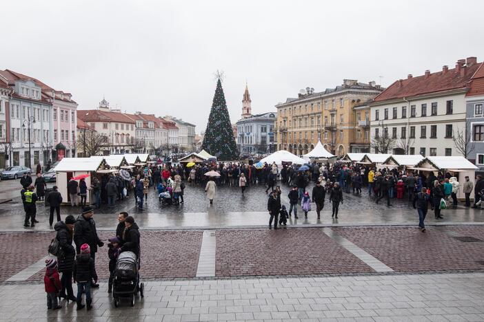 Vilniaus rotušės aikštėje šurmuliuos kitokia Kalėdų mugė 