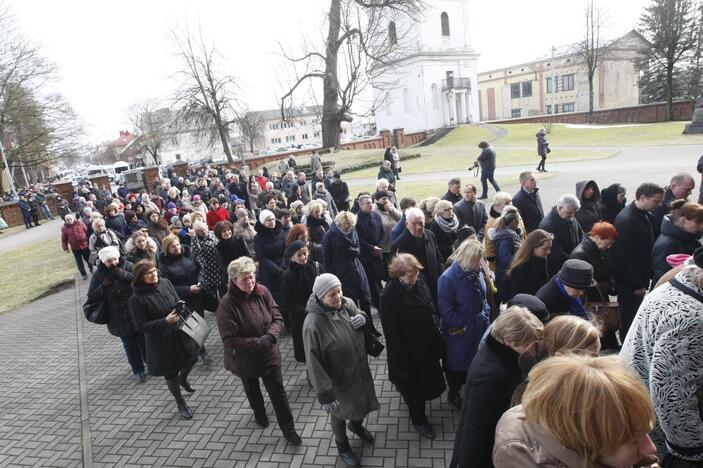 I. Strazdauskaitės laidotuvės