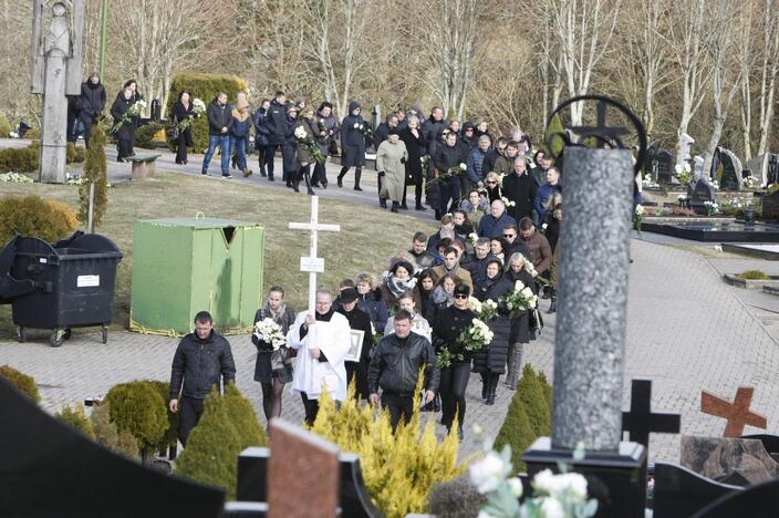 I. Strazdauskaitės laidotuvės