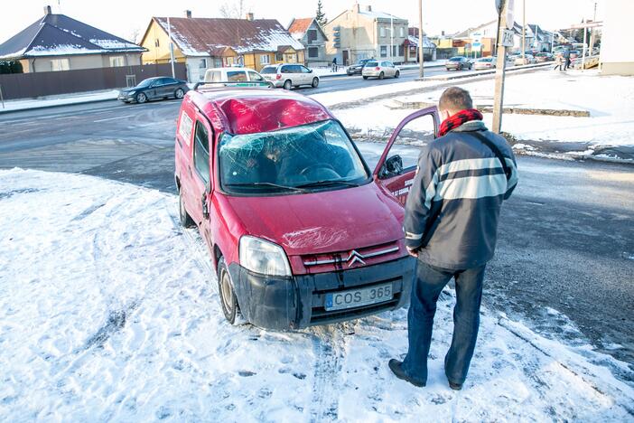 Dviejų automobilių avarija Veiverių gatvėje