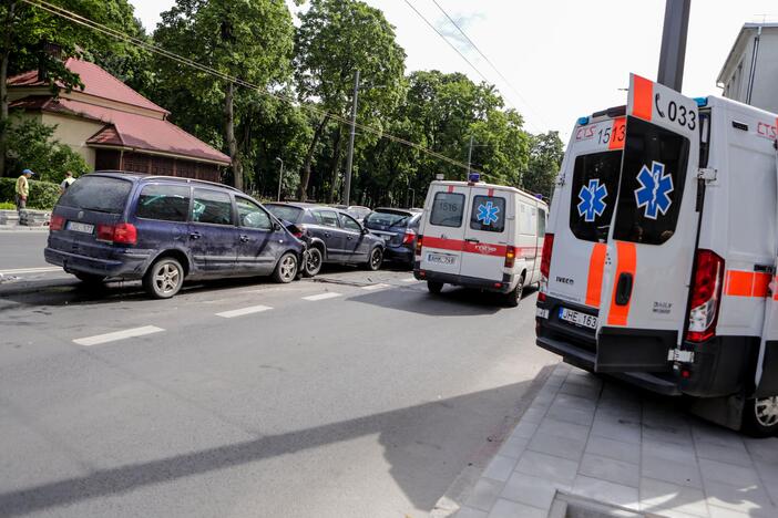 Keturių mašinų avarija Vytauto pr.